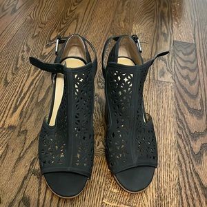 Barely worn black heels